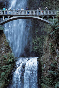 Viewwing Bridge at Multnomah Falls